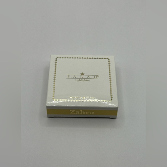 White Compact Powder - Picture 9 of 12